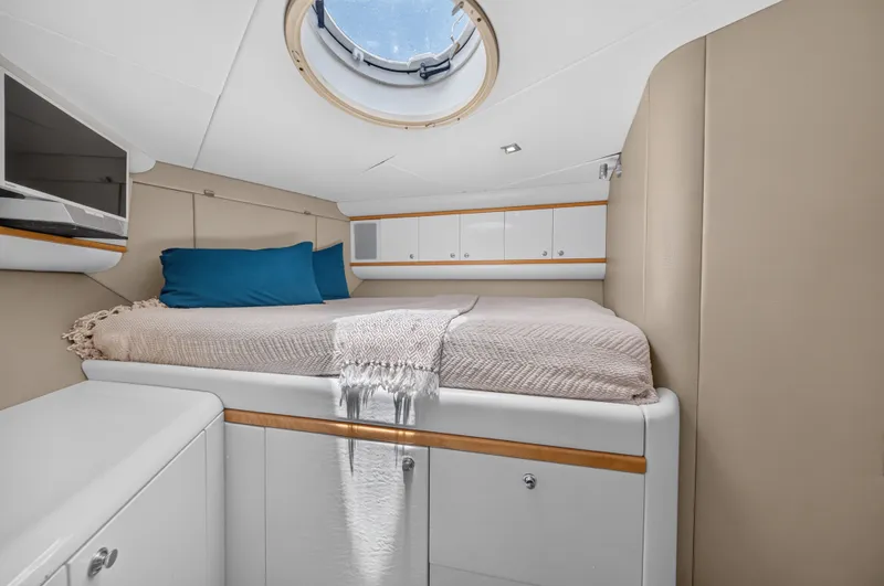 Slide: The Image of Lazzara Yachts 80 SL 2001 - 49