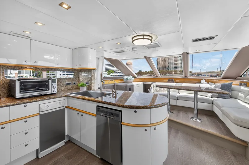 Slide: The Image of Lazzara Yachts 80 SL 2001 - 91