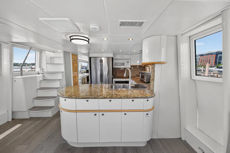 Slide: The Image of Lazzara Yachts 80 SL 2001 - 96