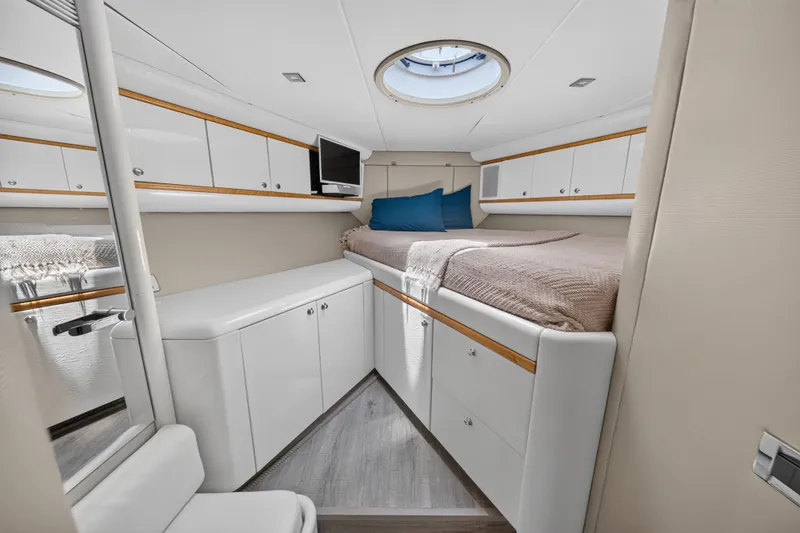 Slide: The Image of Lazzara Yachts 80 SL 2001 - 50