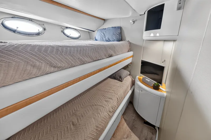 Slide: The Image of Lazzara Yachts 80 SL 2001 - 45