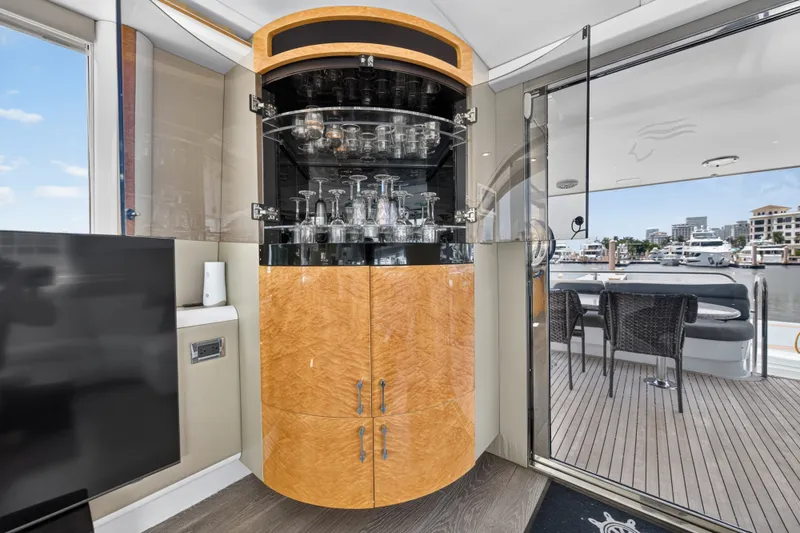 Slide: The Image of Lazzara Yachts 80 SL 2001 - 79