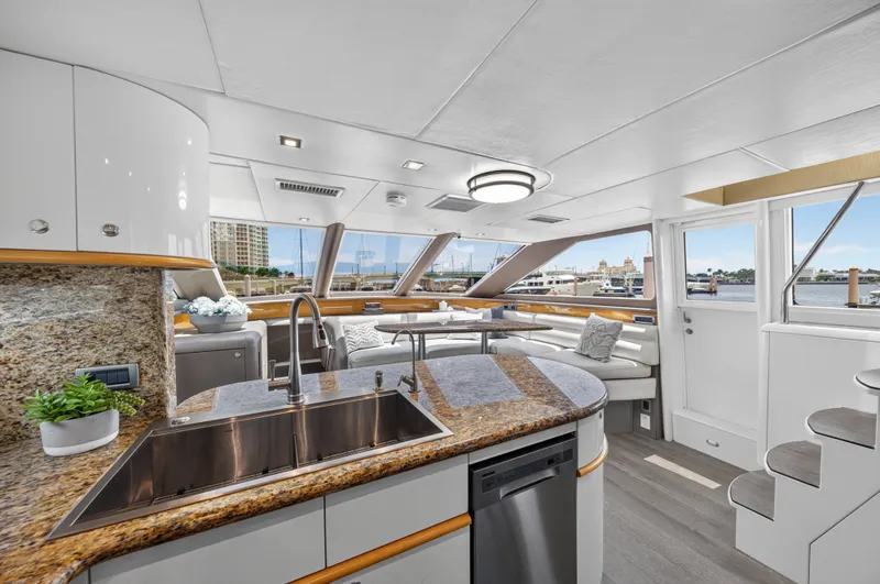 Slide: The Image of Lazzara Yachts 80 SL 2001 - 99