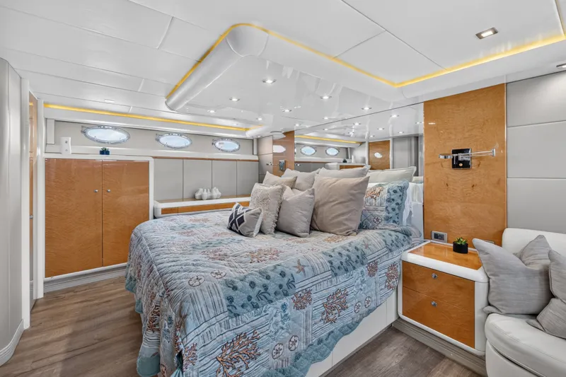 Slide: The Image of Lazzara Yachts 80 SL 2001 - 24