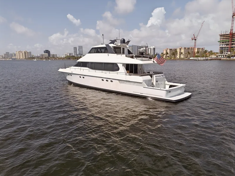 Slide: The Image of Lazzara Yachts 80 SL 2001 - 14