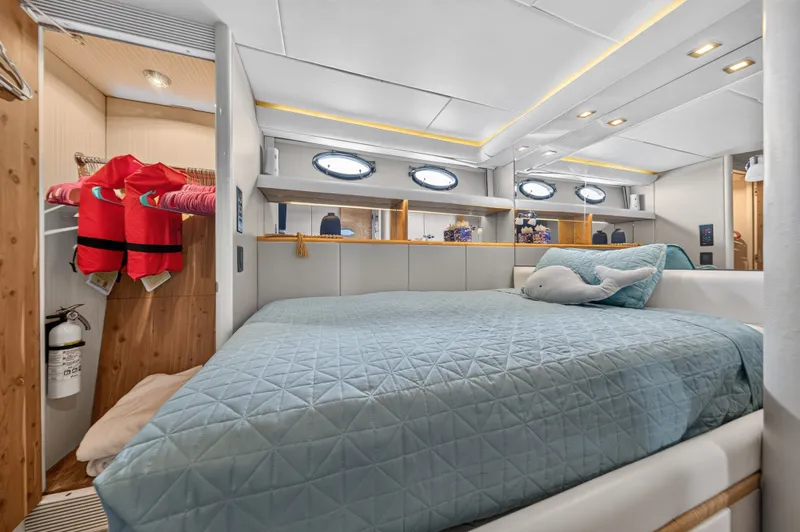 Slide: The Image of Lazzara Yachts 80 SL 2001 - 38