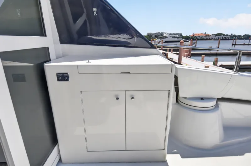 Slide: The Image of Lazzara Yachts 80 SL 2001 - 71