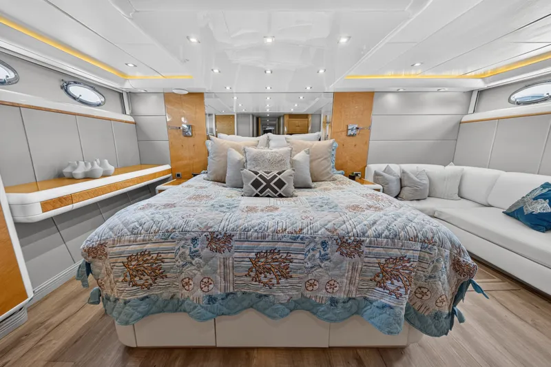 Slide: The Image of Lazzara Yachts 80 SL 2001 - 25