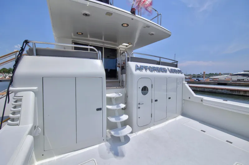 Slide: The Image of Lazzara Yachts 80 SL SKYLOUNGE 2001 - 104