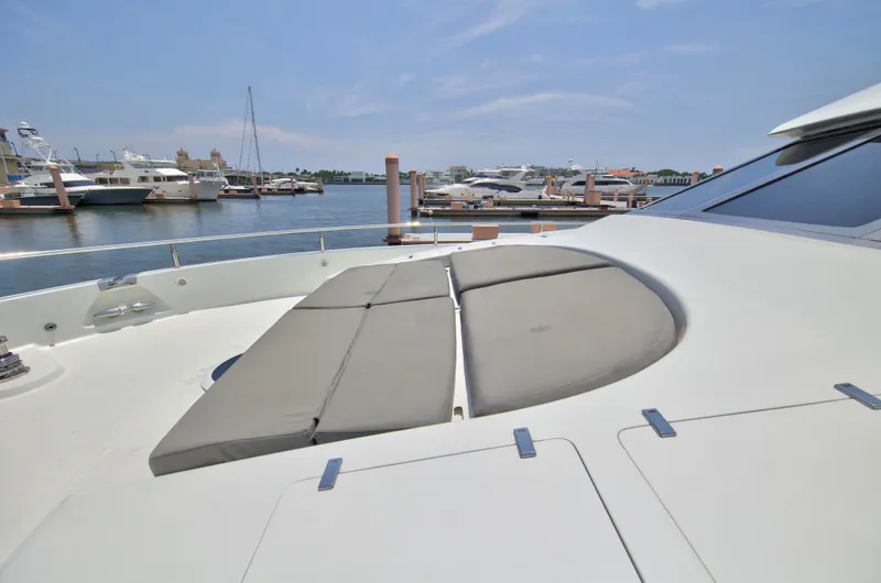 Slide: The Image of Lazzara Yachts 80 SL SKYLOUNGE 2001 - 102