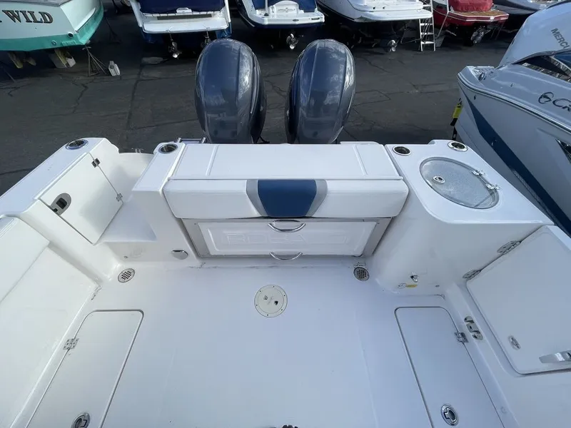 Slide: The Image of Robalo R250 Center Console 2023 - 8