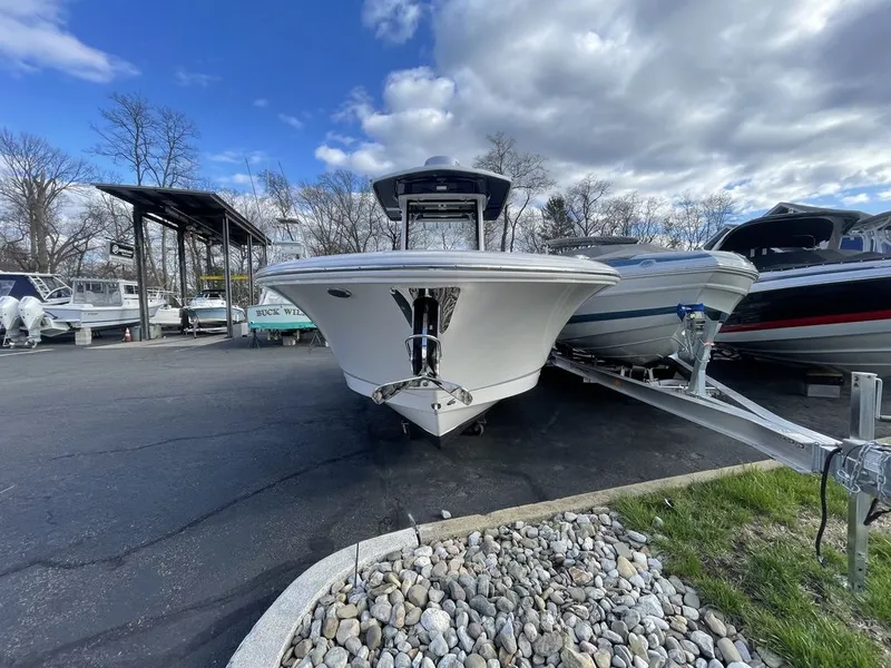 Slide: The Image of Robalo R250 Center Console 2023 - 5