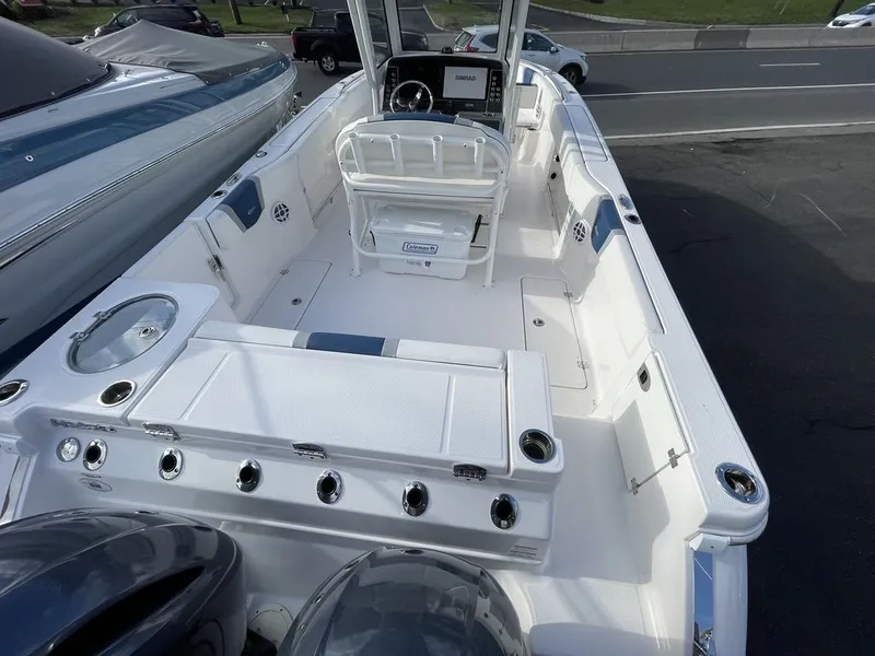 Slide: The Image of Robalo R250 Center Console 2023 - 7