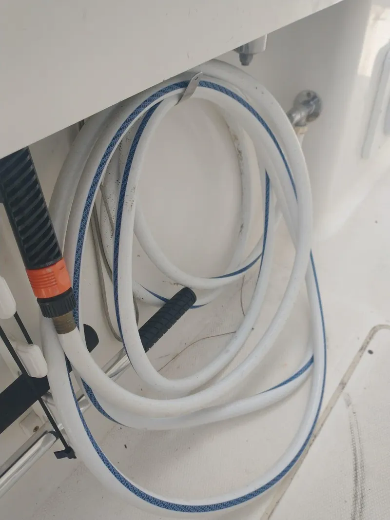 Slide: The Image of SeaVee 320I 2004 - 15