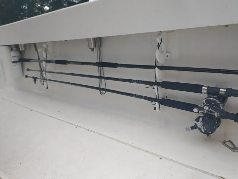 Slide: The Image of SeaVee 320I 2004 - 16