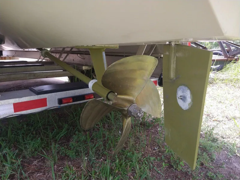 Slide: The Image of SeaVee 320I 2004 - 19