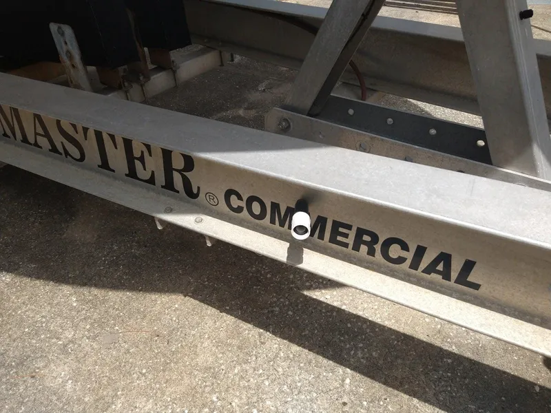 Slide: The Image of SeaVee 320I 2004 - 21