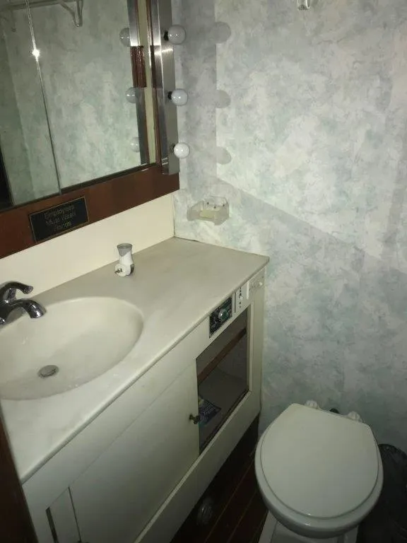 Slide: The Image of Ocean Yachts 55 Super Sport 1989 - 17