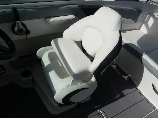 Slide: The Image of Chaparral 21 SSi 2023 - 11