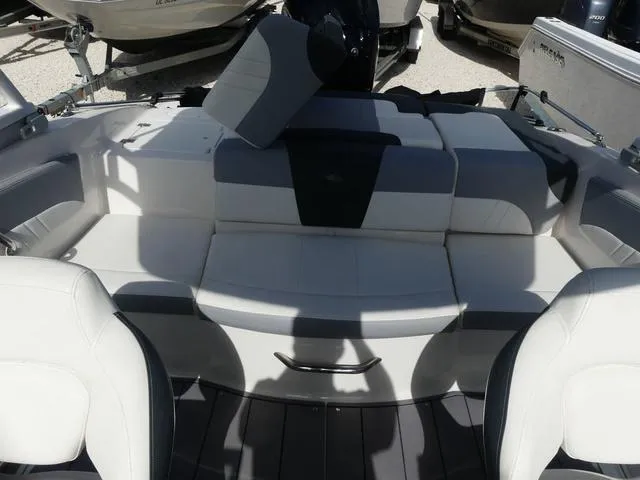 Slide: The Image of Chaparral 21 SSi 2023 - 16