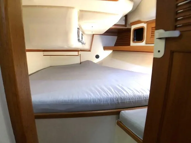 Slide: The Image of Aft cabin berth - 28