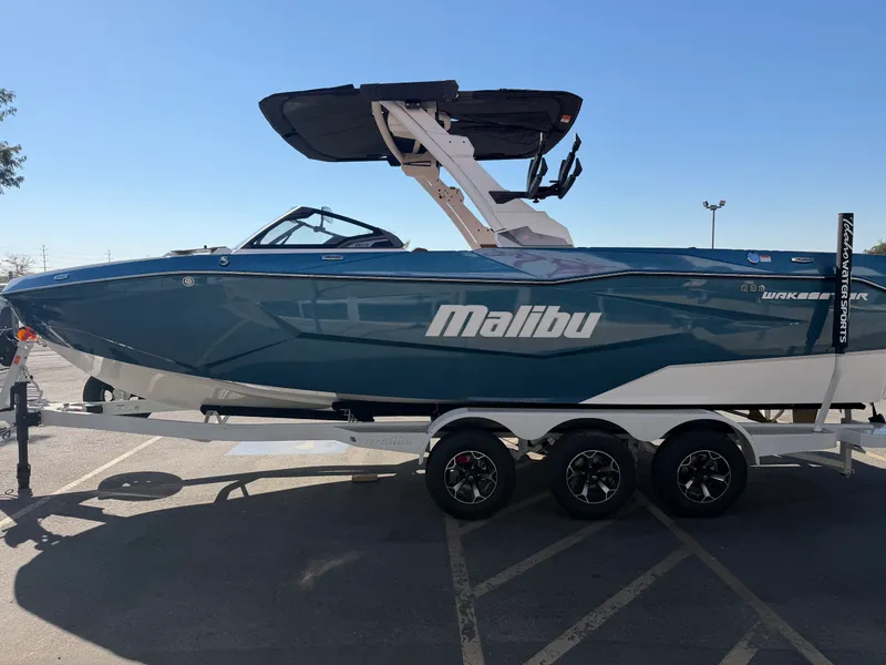 Slide: The Image of Malibu 25 LSV 2027 - 7