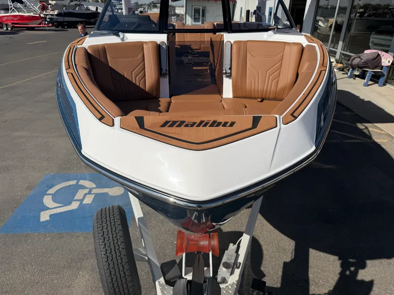 Slide: The Image of Malibu 25 LSV 2027 - 11
