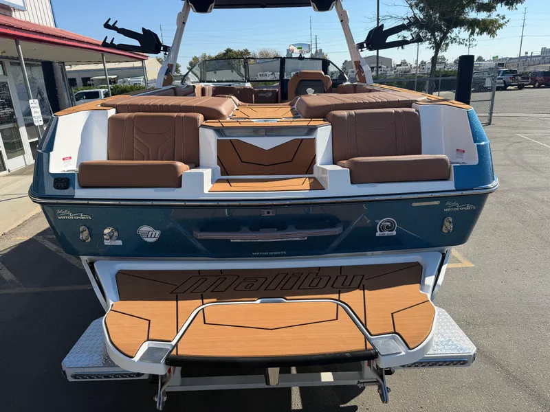 Slide: The Image of Malibu 25 LSV 2027 - 5