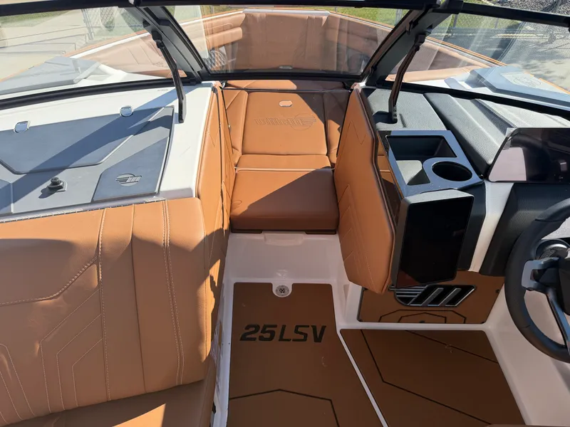 Slide: The Image of Malibu 25 LSV 2027 - 28