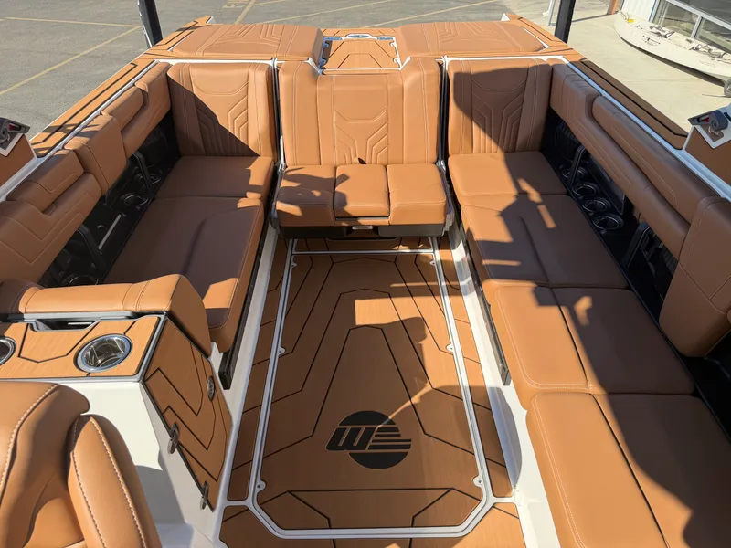 Slide: The Image of Malibu 25 LSV 2027 - 19