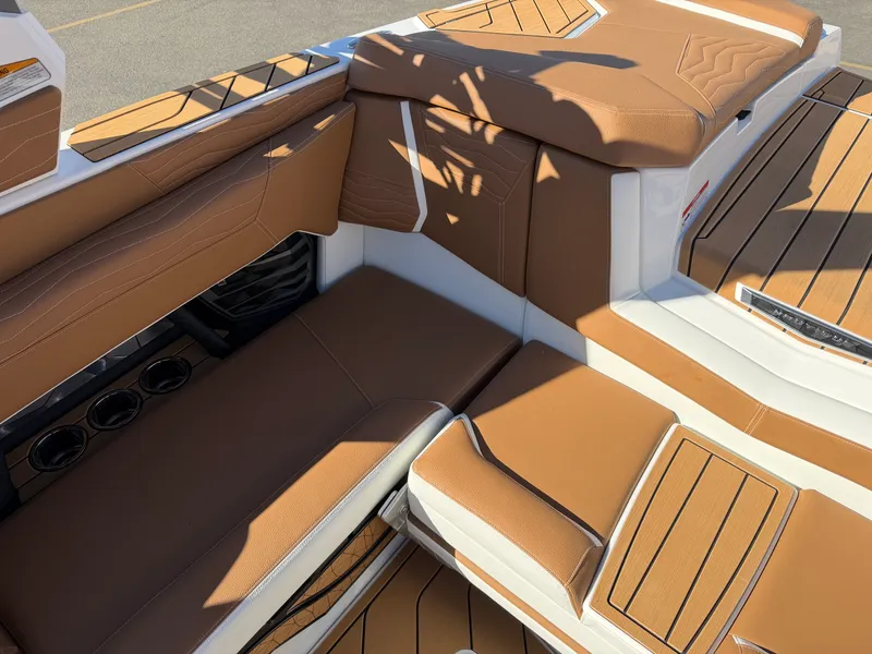 Slide: The Image of Nautique G23 2027 - 20