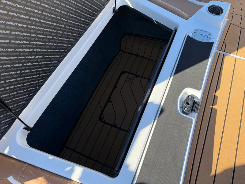Slide: The Image of Nautique G23 2027 - 32