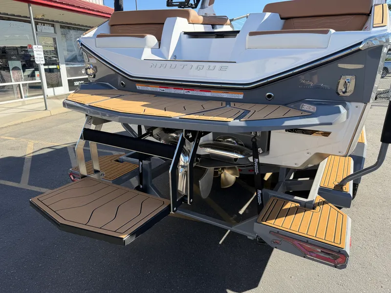 Slide: The Image of Nautique G23 2027 - 13