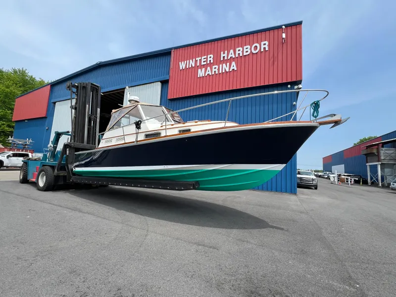 Slide: The Image of Bruckmann Bluestar 29.9 boat from 2000 at Winter Harbor Marina. - 2