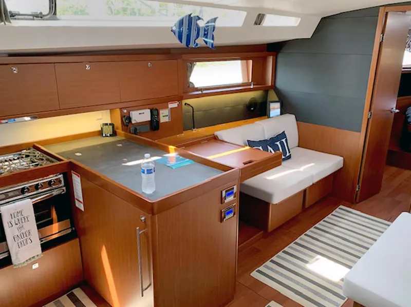 Slide: The Image of 2019 Beneteau Oceanis 48 - Seating - 27