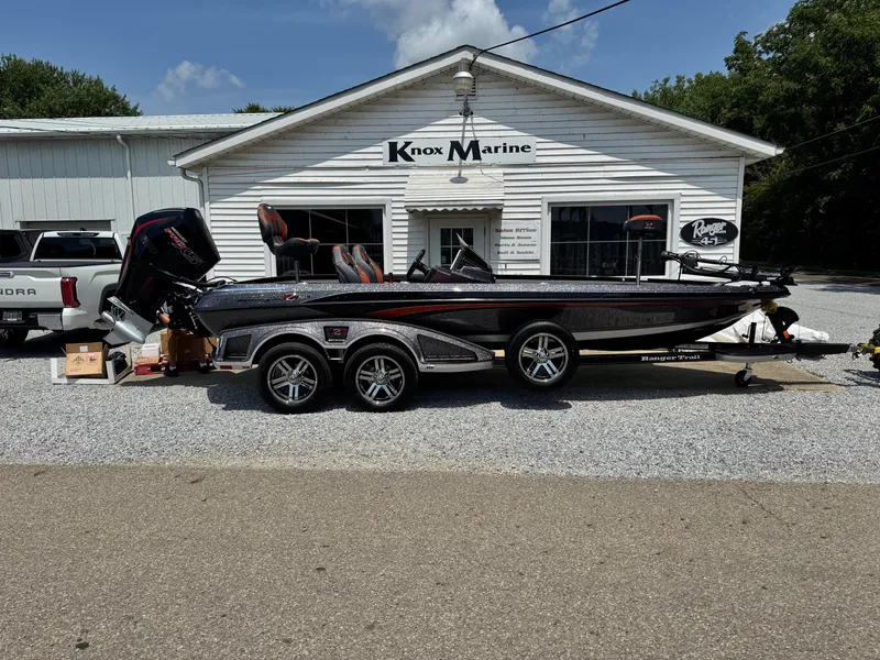 Slide: The Image of 2024 Ranger Z521R CUP boat displayed at Knox Marine dealership. - 1
