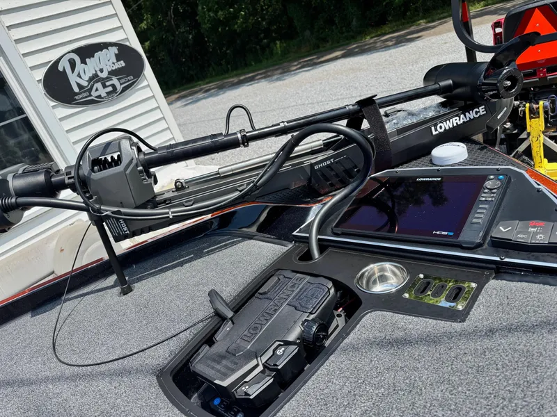 Slide: The Image of 2024 Ranger Z521R CUP boat dashboard with Lowrance electronics and control panel. - 7