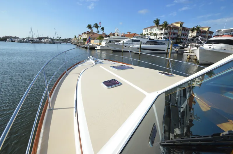 Slide: The Image of Sabreline 42 Salon Express 2013 - 13