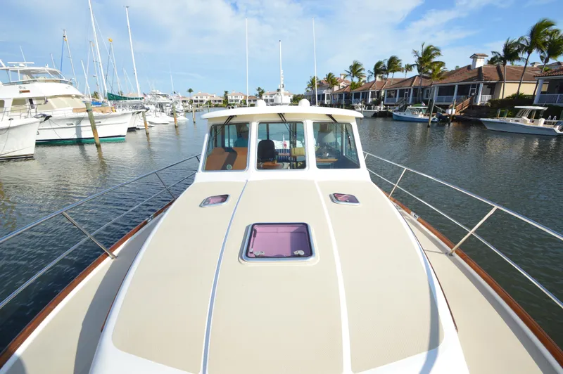 Slide: The Image of Sabreline 42 Salon Express 2013 - 15