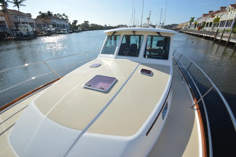 Slide: The Image of Sabreline 42 Salon Express 2013 - 17