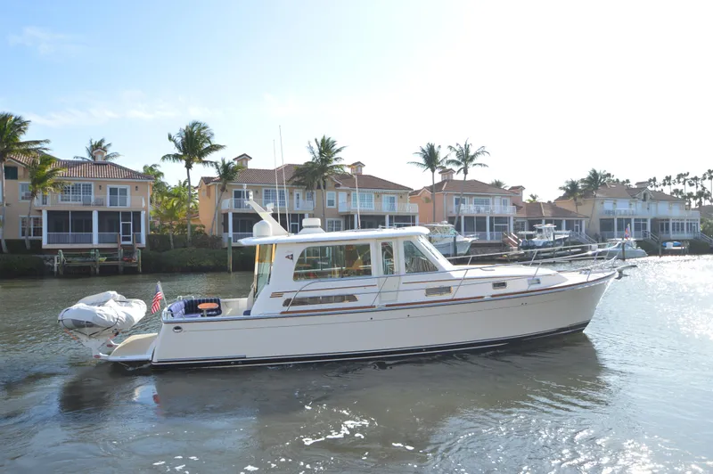 Slide: The Image of Sabreline 42 Salon Express 2013 - 3