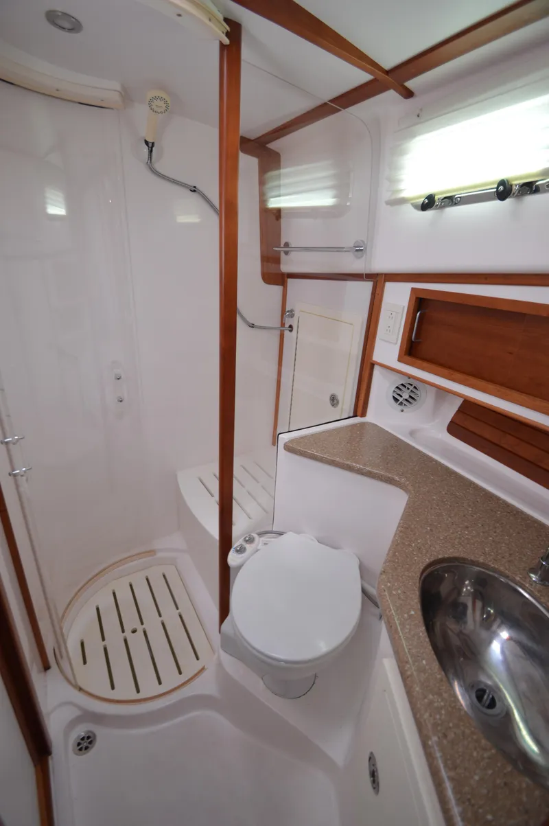 Slide: The Image of Sabreline 42 Salon Express 2013 - 41