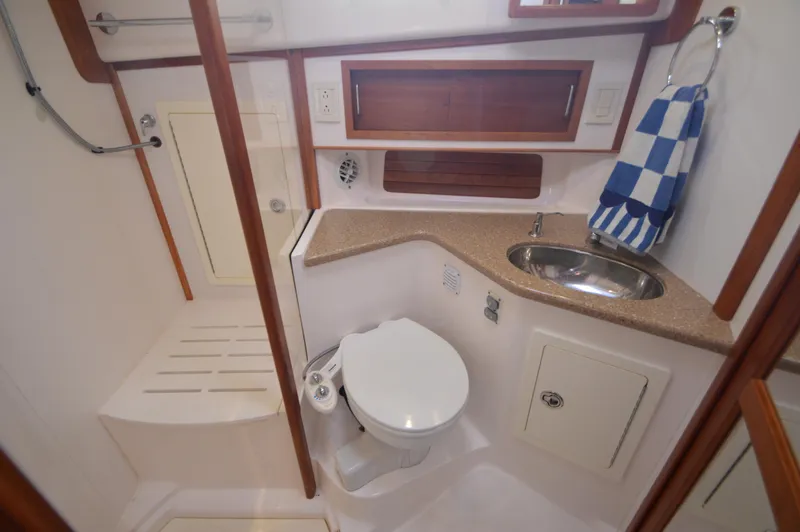 Slide: The Image of Sabreline 42 Salon Express 2013 - 42