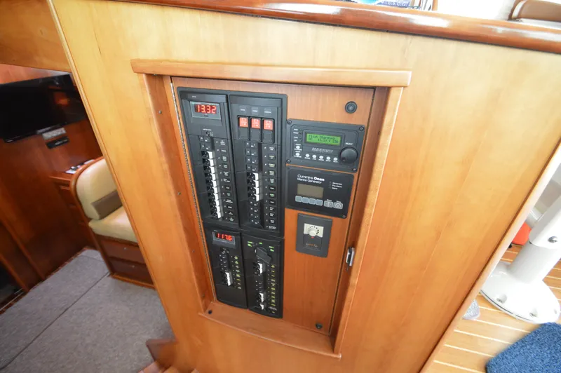 Slide: The Image of Sabreline 42 Salon Express 2013 - 43