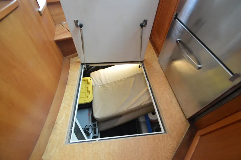 Slide: The Image of Sabreline 42 Salon Express 2013 - 44