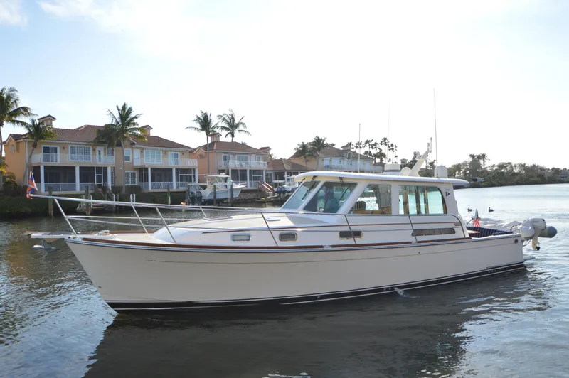 Slide: The Image of Sabreline 42 Salon Express 2013 - 5