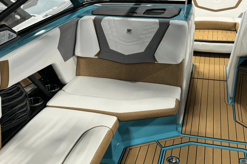 Slide: The Image of Nautique Super Air Nautique G23 2024 - 15