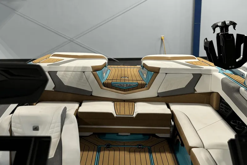 Slide: The Image of Nautique Super Air Nautique G23 2024 - 17