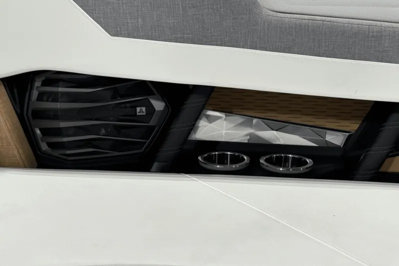 Slide: The Image of Nautique Super Air Nautique G23 2024 - 9