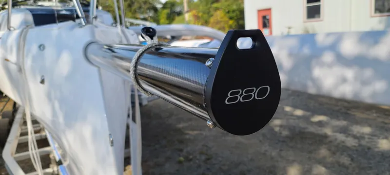 The Image of Corsair 880 Sport 2021 sailboat mast detail, showcasing sleek design and craftsmanship. - 0